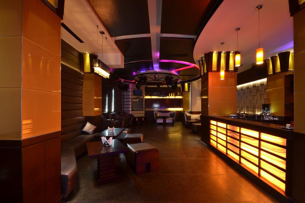 Hotel Royal Cliff Kanpur Exterior foto