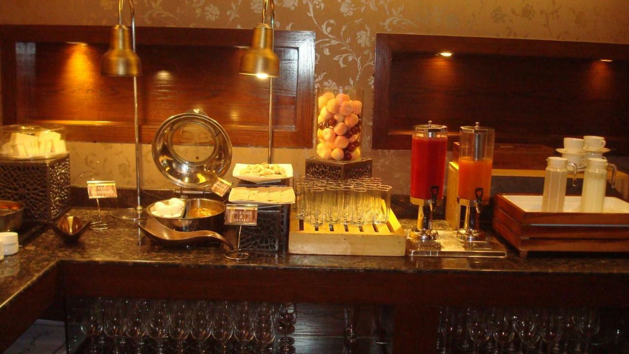 Hotel Royal Cliff Kanpur Exterior foto